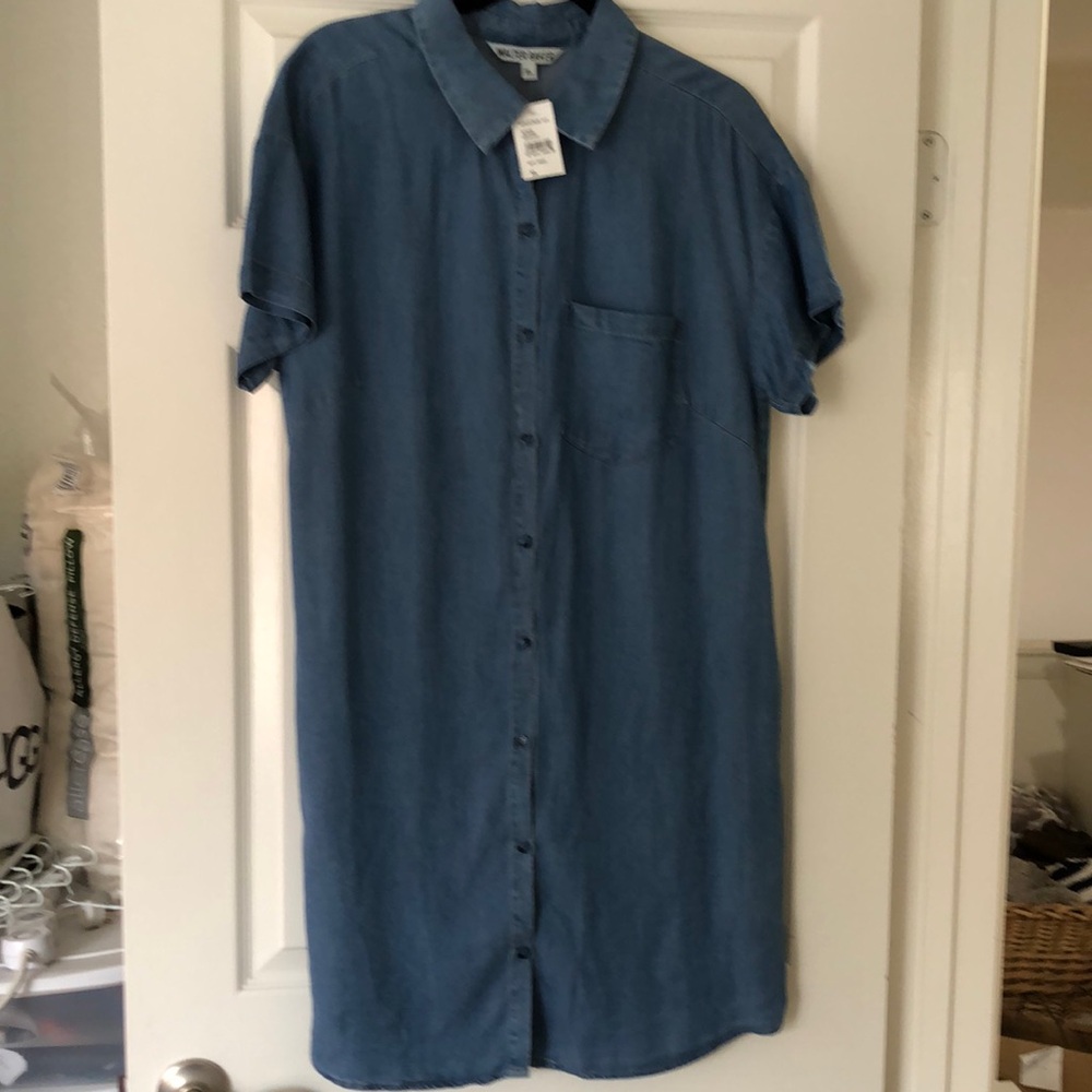 NWT!!! WALTER BAKER button down denim dress with pockets, medium wash, XL.
